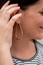 Load image into Gallery viewer, Lean On Me Earrings