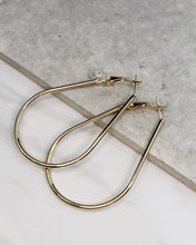 Load image into Gallery viewer, Lean On Me Earrings