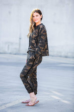 Load image into Gallery viewer, In Plain Sight Camo Top

