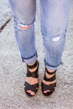 Load image into Gallery viewer, Keep It Casual Jeans
