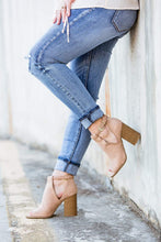Load image into Gallery viewer, Brammer Heels

