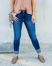 Load image into Gallery viewer, Turning Heads Jeans
