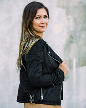 Load image into Gallery viewer, Staying Chic Jacket

